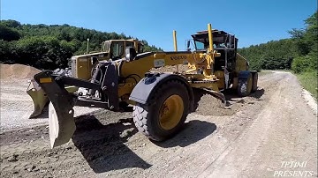 Motor Grader Grading The Road And The Edge-Skilled Operator