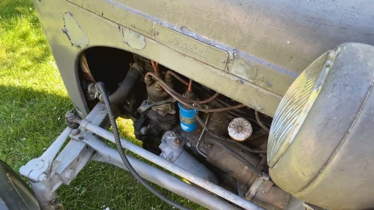 Traktor Massey Ferguson Grålle