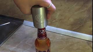 Открывалка для бутылок Volkswagen Metal Bottle Opener With Push Function, артикул 000087703CTJKA