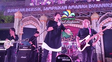 GIGI BAND ~ NGABUBURIT @ SUMMARECON BEKASI(2)