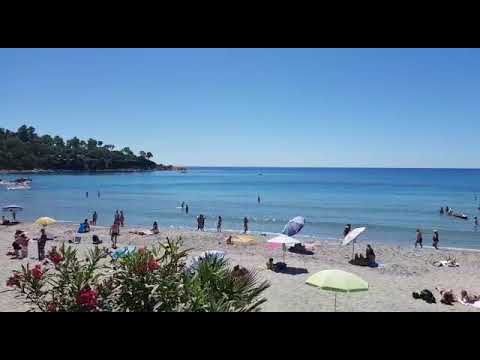 Ogliastra, alte temperature e cielo terso: in molti scelgono un bagno al mare