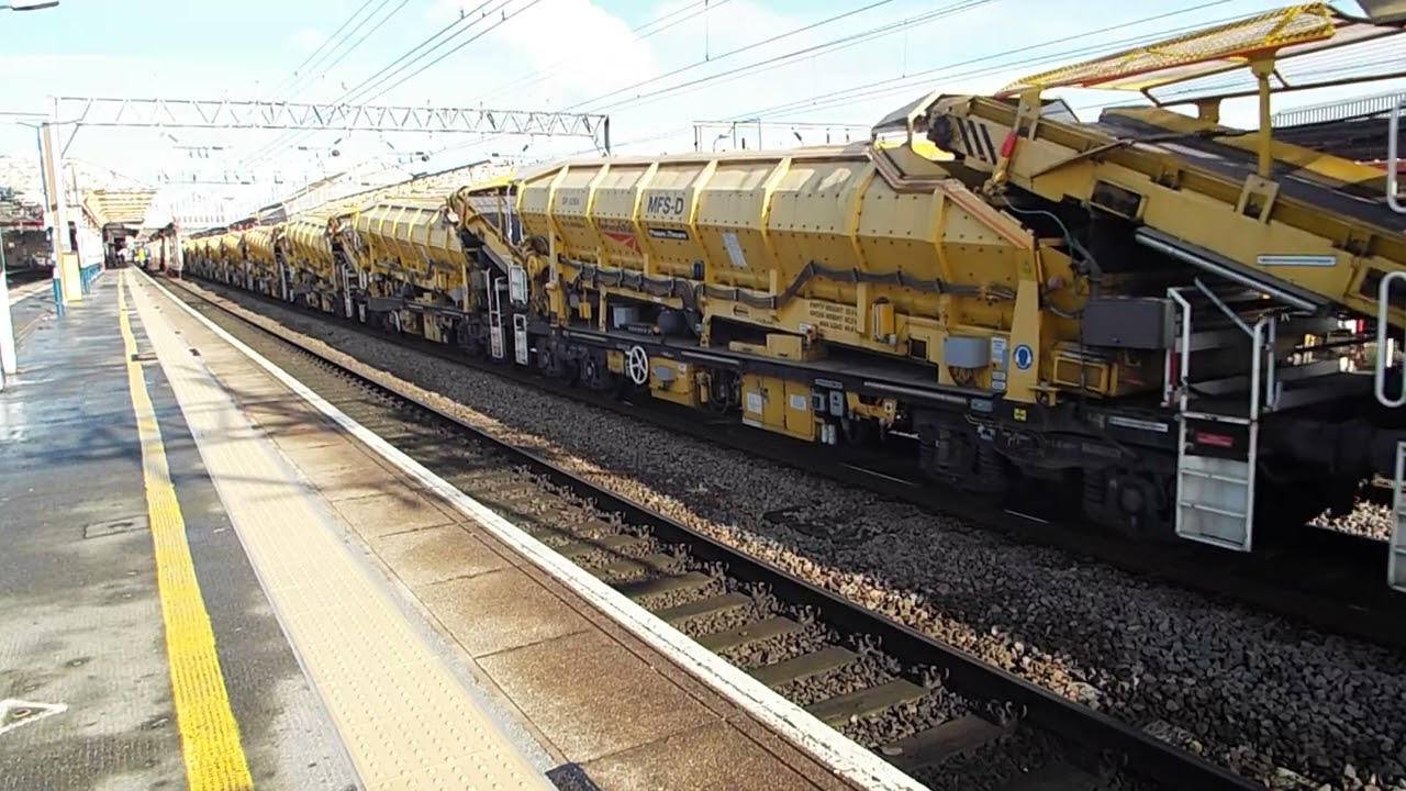 66506+66557 6X37 07.00 Lapworth - Crewe P. A. D passing Crewe 25 /02/2024