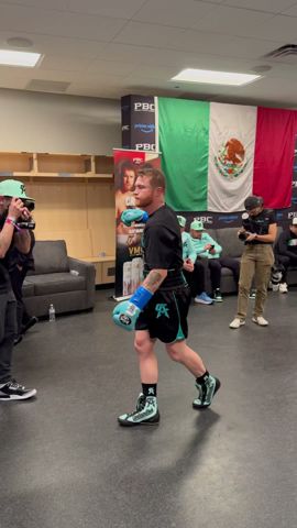 #Canelo Vibin’ before war 🇲🇽🥊 Watch the historic fight NOW. Order the PBC PPV ON PRIME VIDEO.