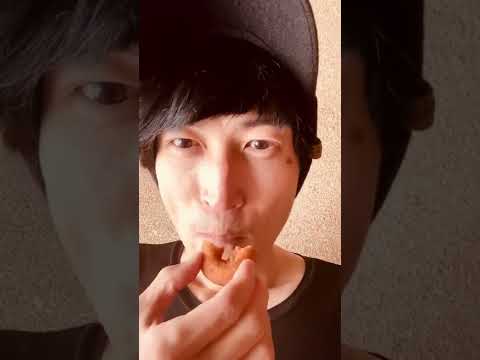 【高齢者クイズ動画 】【レクリエーション介護士監修】『問題』何を食べているでしょうか？『答え』はちみつ牛乳ドーナツ | 新レクネタ