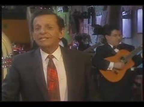 Carin León ft Los Invasores de Nuevo León - La Vieja Banca (En Vivo)
