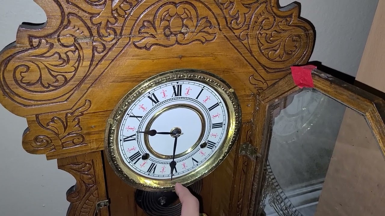 Winding a Glibert Gingerbread Mantle Clock YouTube