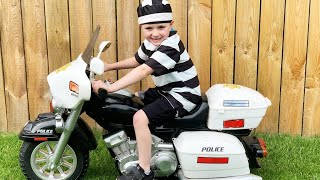 Little Heroes Pursue Sketchy on a  Power Wheels Police Car | Fun Kids Video