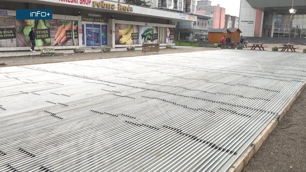 Počeli radovi na postavljanju klizališta