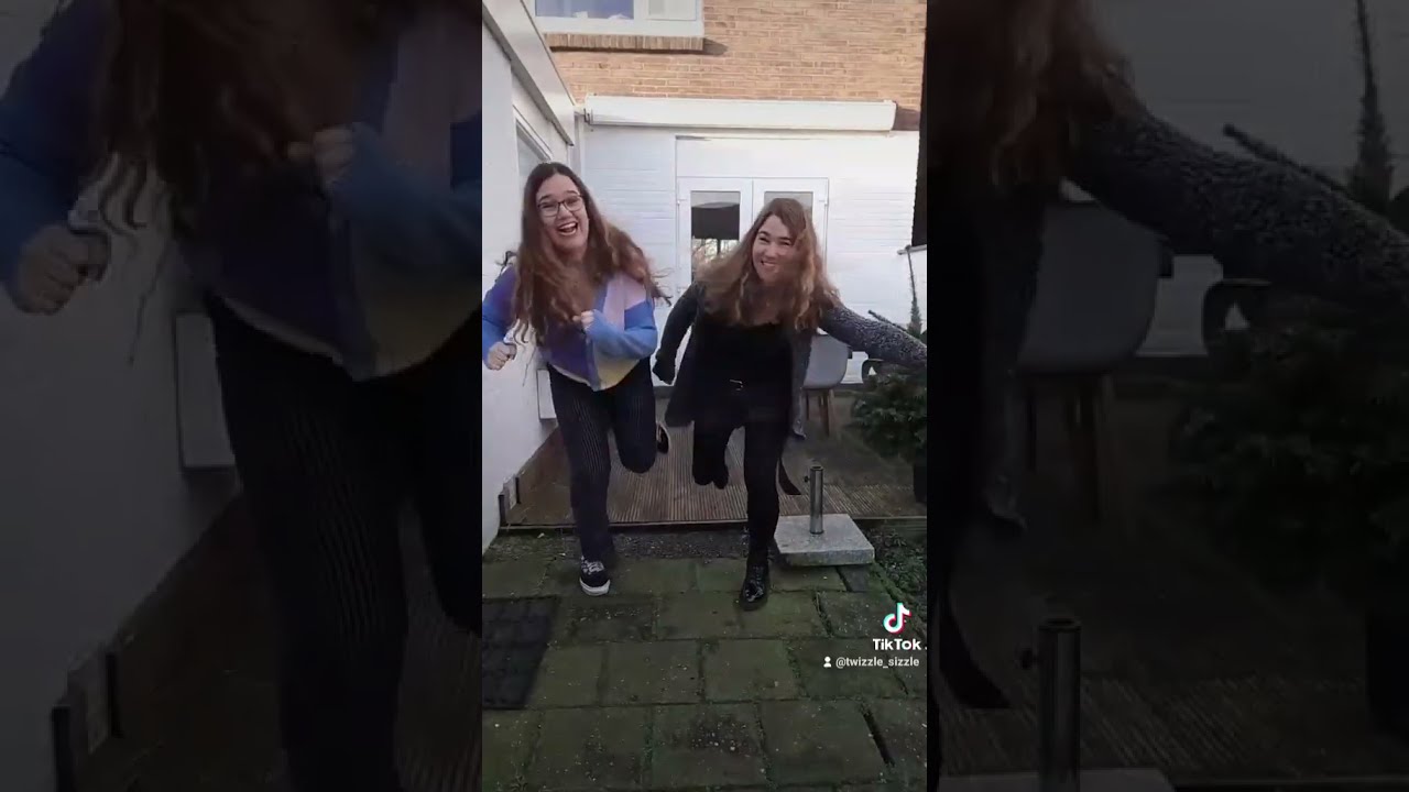 RARE TREND WEL LOLLIG :-p HUPSENDE TIKTOK TWINS ME PEGAN LO CUERNO...