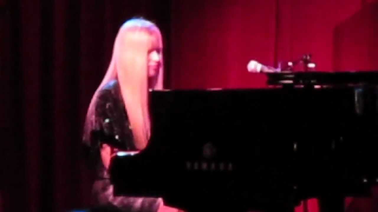Jeannette Romeu & Steve Doyle - "I remember April" LIVE @BirdlandJazz Jeannette Romeu & Steve Doyle - "I remember April" LIVE @BirdlandJazz