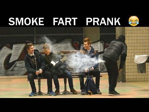 Smoke fart Prank 💨😷 -Julien Magic