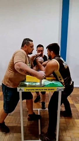 Arnold toproll Arm Wrestling