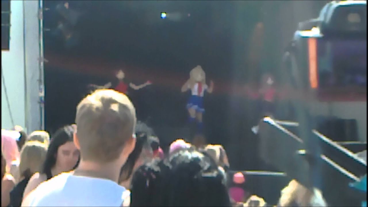 Caramelldansen Uppcon 11 YouTube