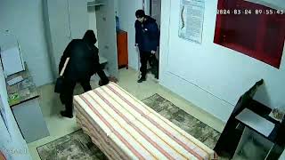 Боль в спине и левом плече отдающая на сердце.