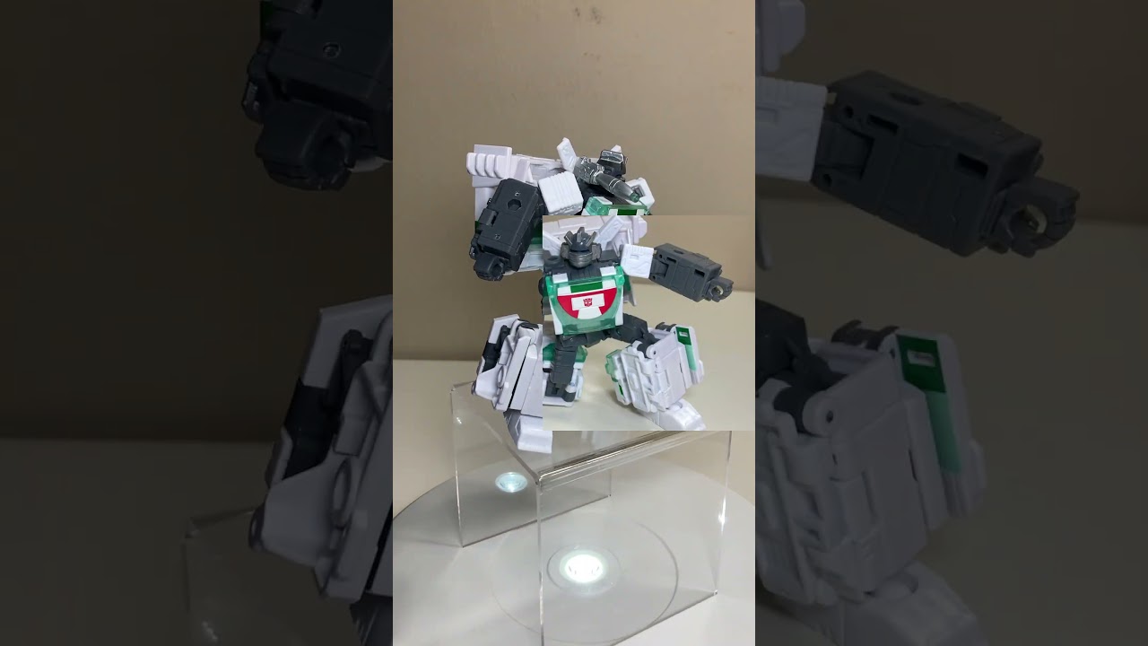 TRANSFORMERS ORIGIN WHEELJACK: FINCH SHORTS