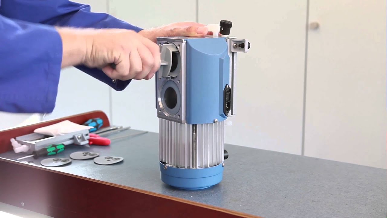 Membranwechsel am Beispiel einer MD 1C - VACUUBRAND (DE)