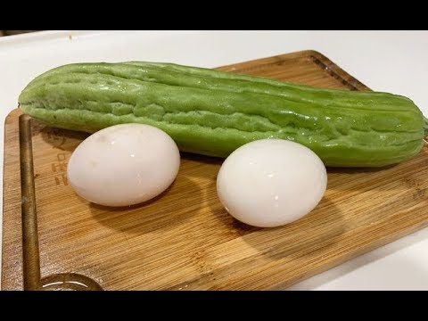 一根苦瓜兩個鹹蛋 , 這麼炒 , 咸香又下飯 !