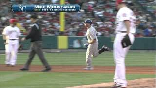 Celebrity 2011/06/11 Moustakas' first career homer Wealth