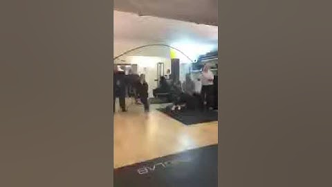 Jon Bowskill of The Bowskill Clinic, London, demonstrates the Inertia Wave