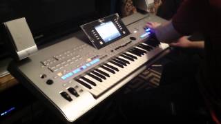 Slade - Merry Christmas Everybody Played On Yamaha Tyros 4