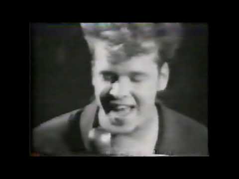 Donnie Wahlberg \u0026 Seiko - ET - The Right Combination 7/4/90