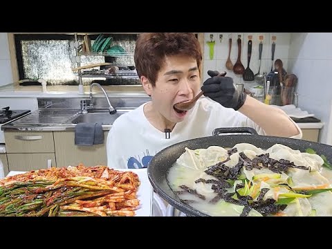 꽃돼지 왕만두국 파김치 배추겉절이 3분오뚜기 짜장밥 한식먹방 <strong>Kim</strong> chi[korean <strong>food</strong>]mukbang Eating show 吃播