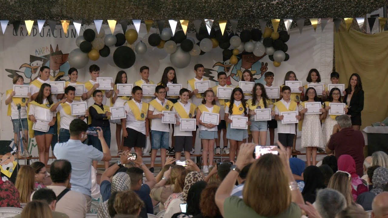 Emociones e ilusión en la graduación de Infantil y Primaria del 'Ortega y Gasset'