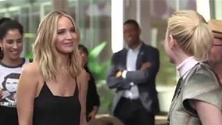 Jennifer Lawrence And Emma Stone Share a Hilariously Awkward Hug
