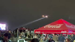 #SEGURIDAD | De manera irresponsable Helicóptero de la SSP sobrevuela la Feria de Puebla bajo lluvia