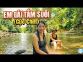 Em gái tắm suối cực chill 