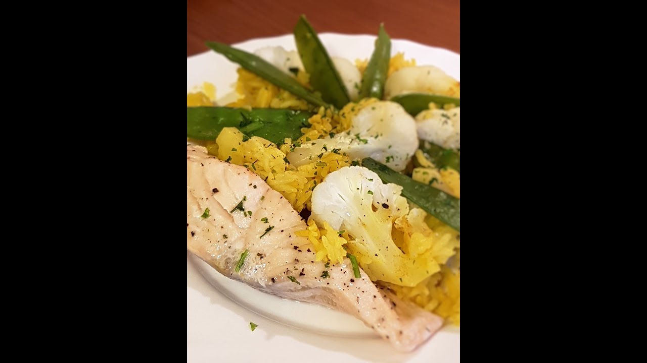 one pot dinner: Salmon in rice cooker with vegetables. So easy! - YouTube