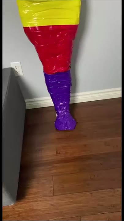 HELP ME TAPE MY GIRLFRIEND TO A WALL?? 🚨🚨