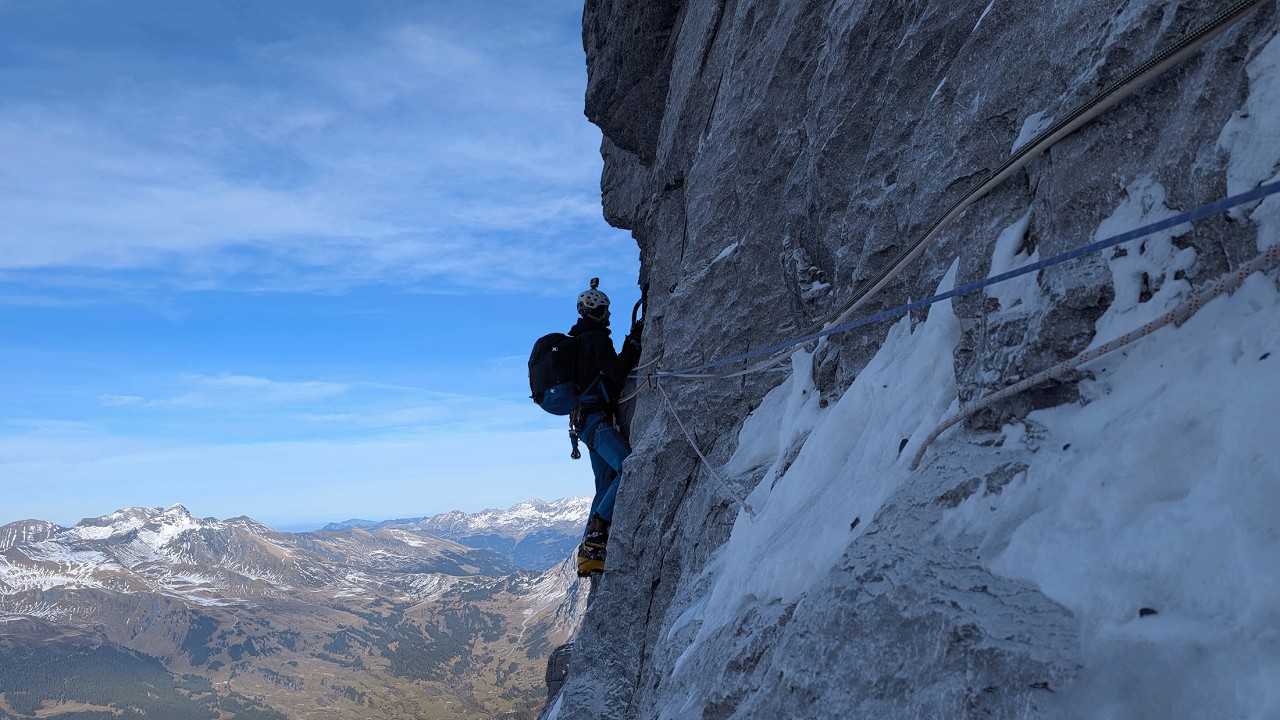 Heckmair Route | Eiger 3970m North Face | 1700m 21h | ED, V, M6, A0, AI5