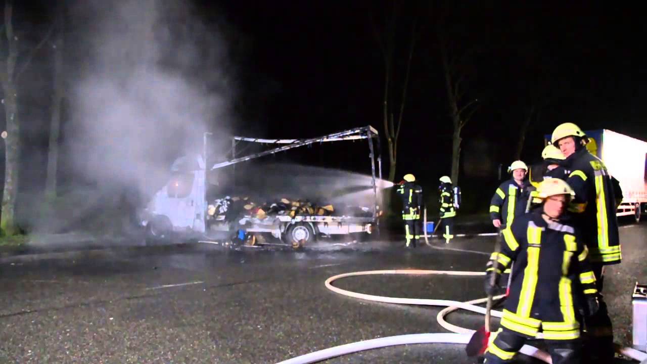 10.02.2014: LKW in Vollbrand auf Parkplatz Kälbling auf der A81 - Pleidelsheim