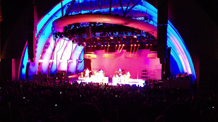 Kelly Clarkson & Jason Farol sing "Mercy" at The Hollywood Bowl