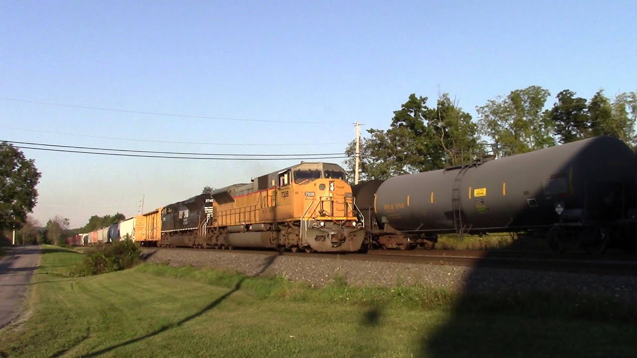 NS SD90Mac leads a westbound freight near Enon Valley, PA YouTube