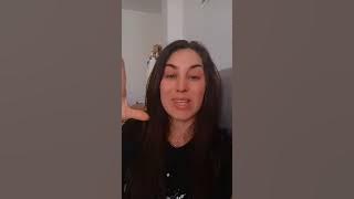 Sarah Santaolalla VS The Meconios