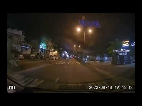 HK車cam G9G - 徒人組 - 如果係乘客就冇計，但你作為司機睇都唔睇就開門🤦🏻‍🤦🏻‍