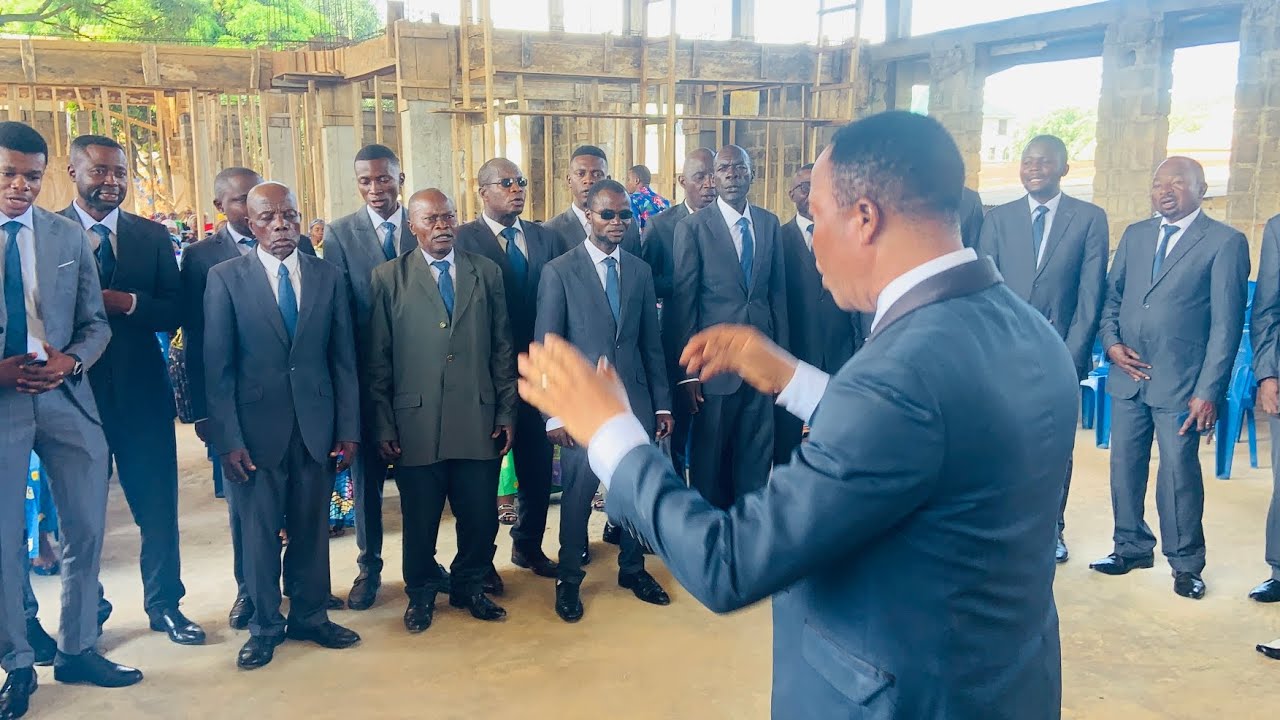 CHORALE VBNM HOMME chante Zola  LA PAROISSE DE KINKANDA