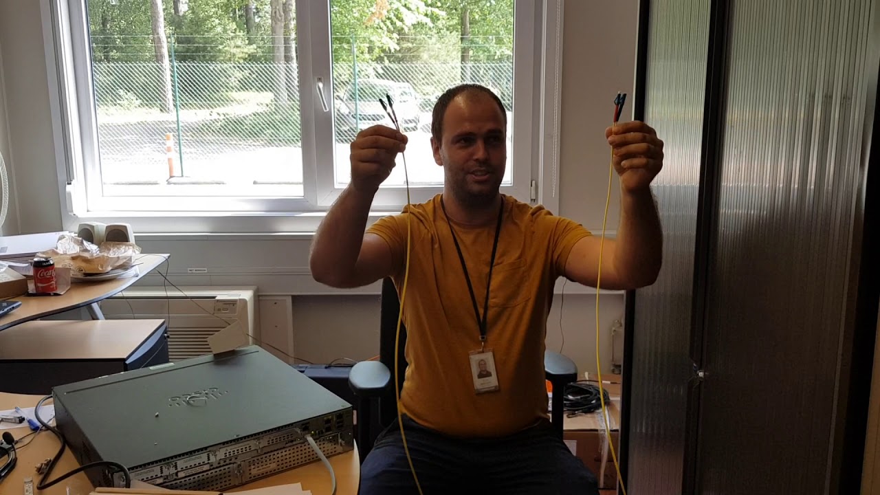 How to make a fibre loopback cable - YouTube