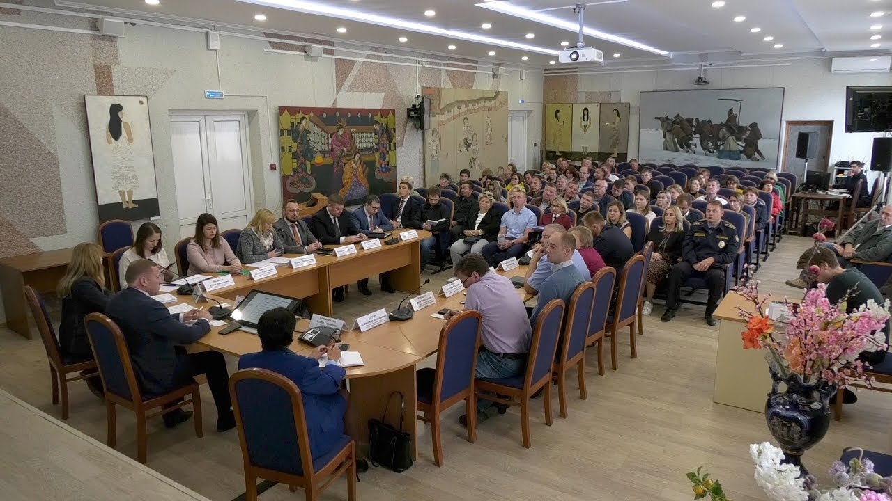 На встрече с бизнесом обсудили новые нормативы накопления ТКО и правила выкладки молочной продукции