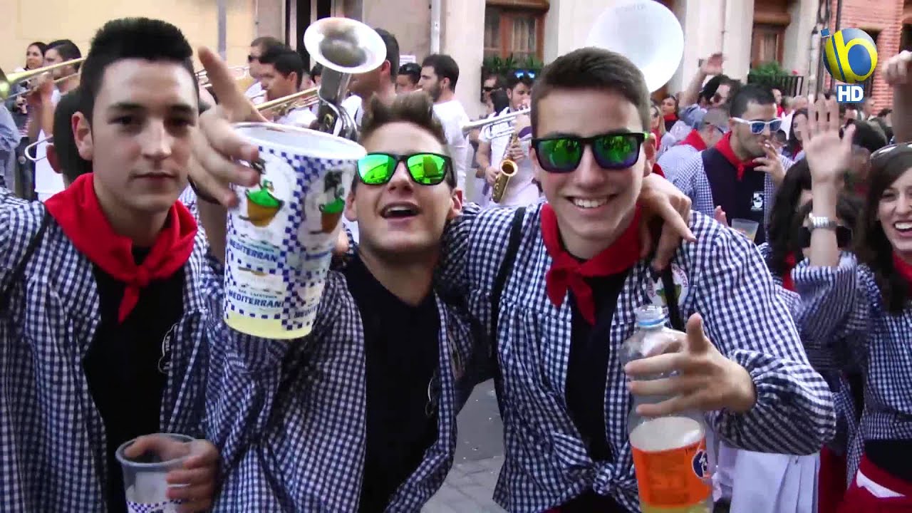 Desfile de peñas del Lunes 17