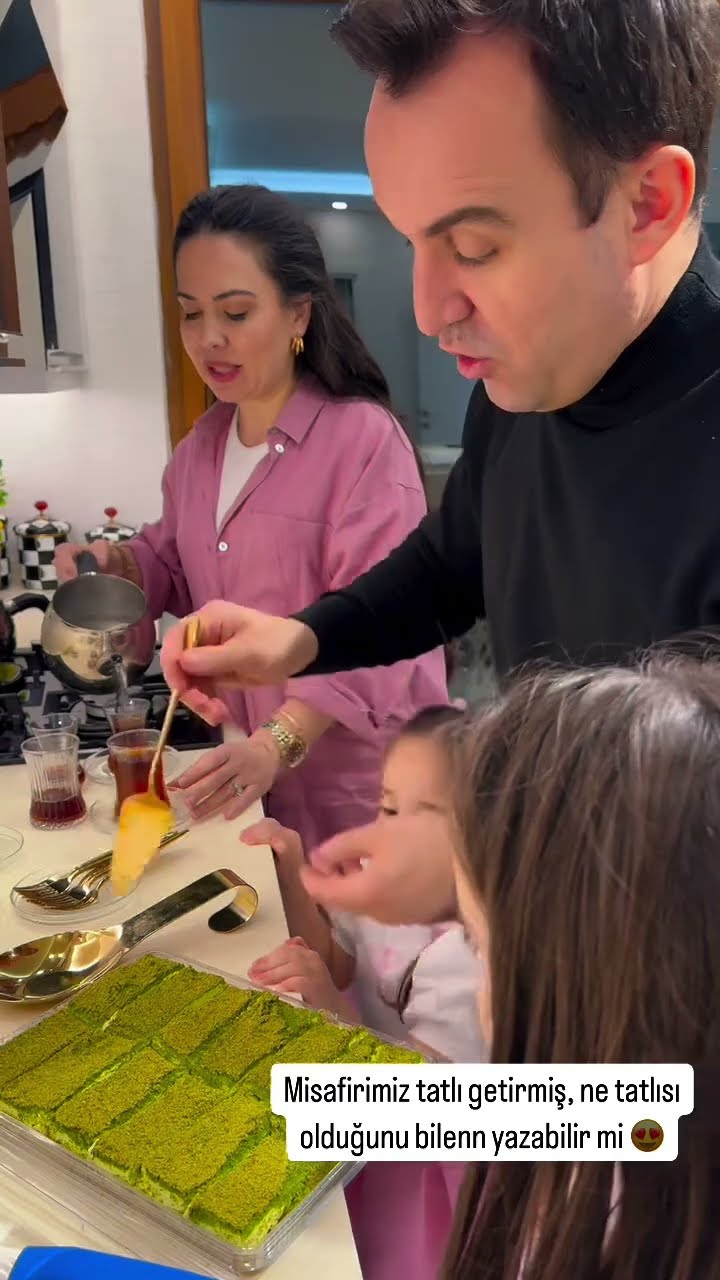 Misafirlerimiz tatlı getirmiş,ne tatlısı olduğunu bilen yazabilir mi ❤️
