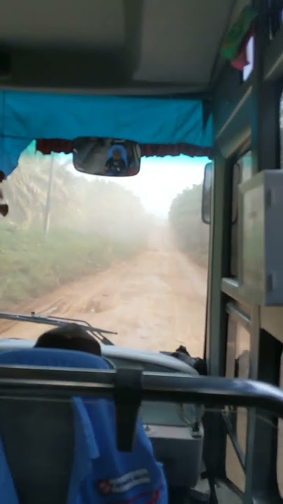 Jalan berdebu di Perkebunan Sawit
