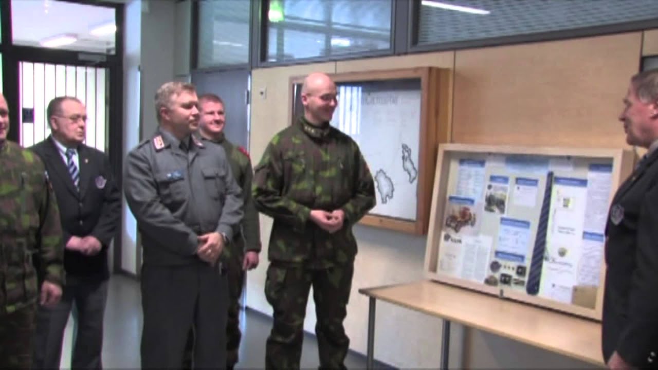 Lasivitriini Niinisalon varuskuntaan