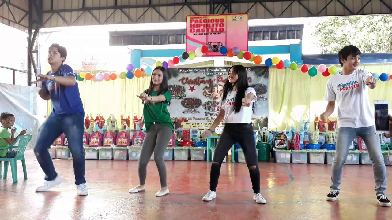 Kadenang Ginto Stars with PAOFI Feeding Children