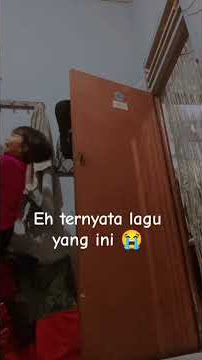 😭😭😭😭😭😭 asikin bae ya sedih nya 😭😭😭😭