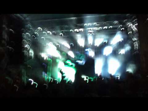 Creamfields Brisbane 2011-Deadmau5-Strobe