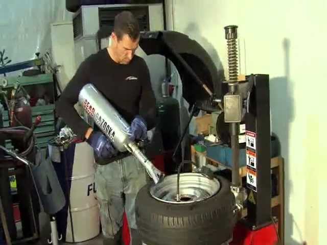 MAQUINARIA TALLERES ▻ DESTALONADORAS NEUMATICOS ▻ CALDERIN L. BAZOOKA - YouTube