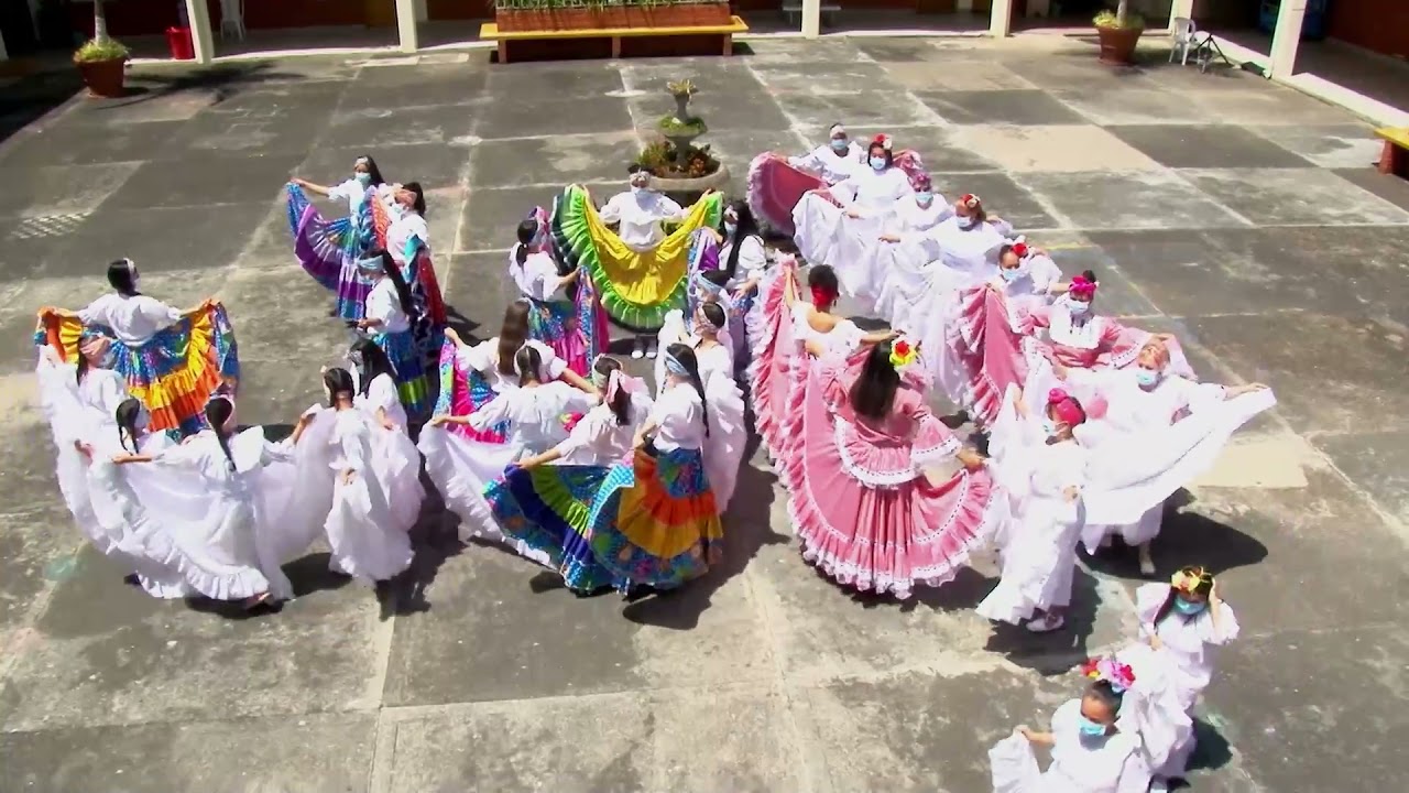 Tejiendo entre música “coreografía Manos de Mujer”  Escuela de Artes Escénicas de Guarne